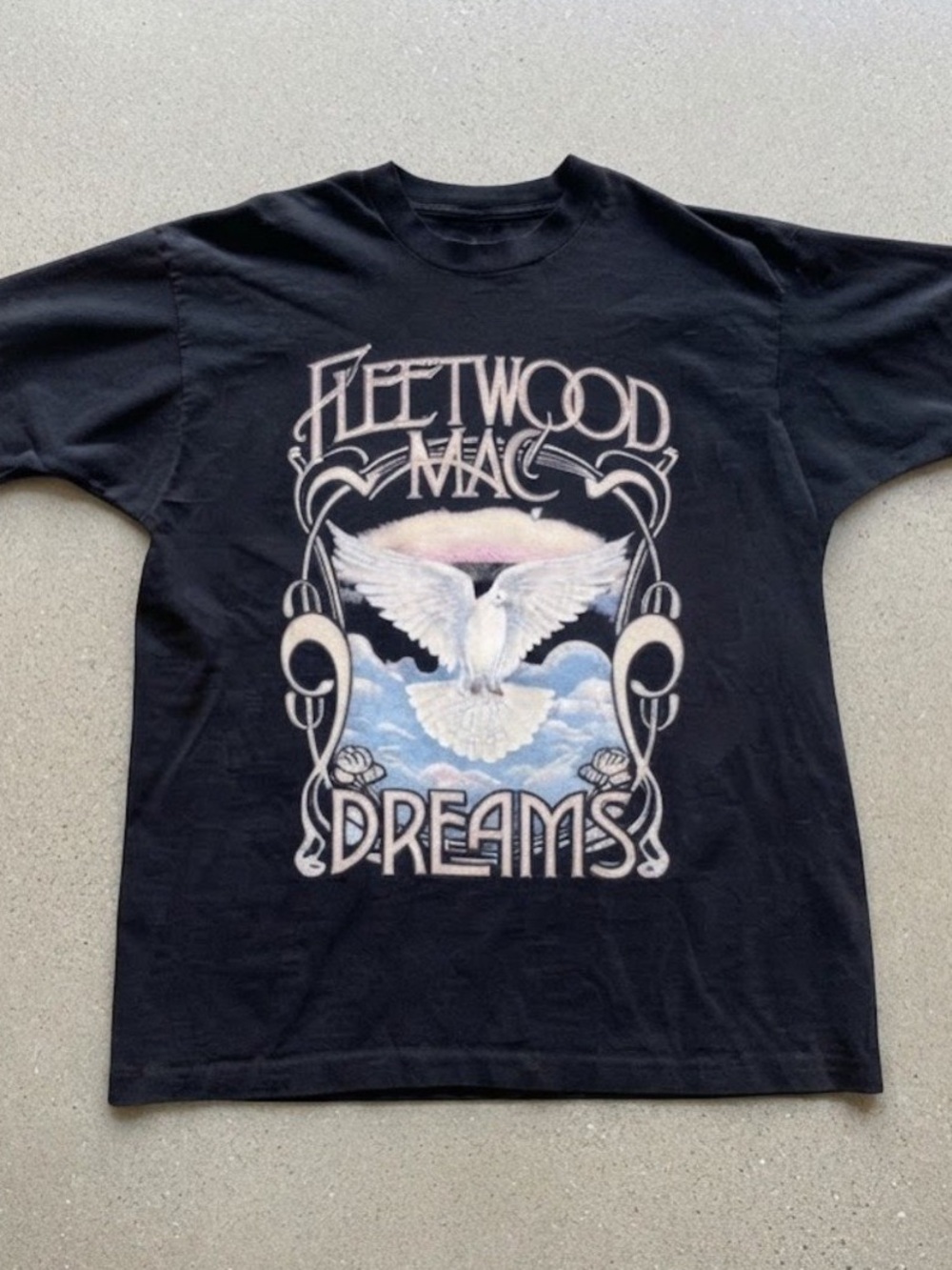 Fleetwood Mac Dreams Dove Bird Music Band Art Gildan T-Shirt